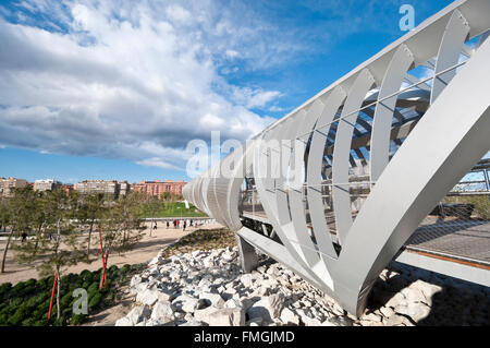 Ponte di Arganzuela a Madrid Rio Park, Madrid, Spagna Foto Stock