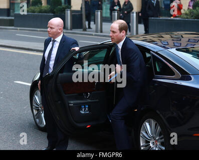 Londra, Regno Unito. Undicesimo Mar, 2016. Kate Duchessa di Cambridge e il principe William. Il principe William Duca di Cambridge arriva al giovanile urbana XLP di beneficenza a Londra. Credito: Paolo Marriott/Alamy Live News Foto Stock