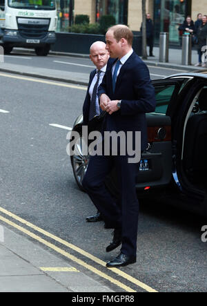 Londra, Regno Unito. Undicesimo Mar, 2016. Kate Duchessa di Cambridge e il principe William. Il principe William Duca di Cambridge arriva al giovanile urbana XLP di beneficenza a Londra. Credito: Paolo Marriott/Alamy Live News Foto Stock