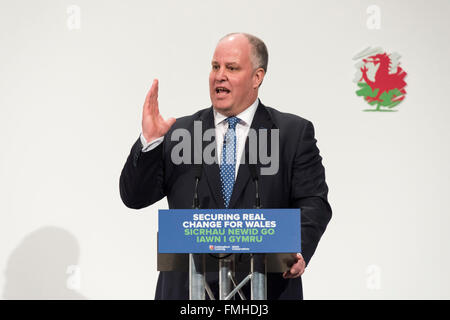 Andrew RT Davies leader dei conservatori gallese parla durante il Welsh congresso del Partito Conservatore di Llangollen. Foto Stock