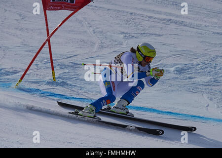 Lenzerheide, Svizzera. Xii marzo, 2016. Kajsa Kling (SWE) durante la sua esecuzione in Ladies' Super G all'Audi FIS Coppa del Mondo di sci a Lenzerheide. Credito: Rolf Simeone/Alamy Live News. Foto Stock