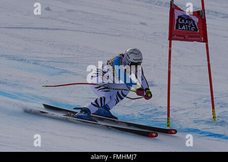 Lenzerheide, Svizzera. Xii marzo, 2016. Viktoria Rebensburg (GER) durante la sua esecuzione in Ladies' Super G all'Audi FIS Coppa del Mondo di sci a Lenzerheide. Credito: Rolf Simeone/Alamy Live News. Foto Stock