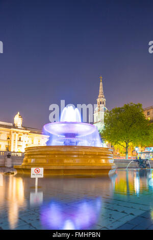 Statue e Fontane,Trafalgar Square, Londra Foto Stock