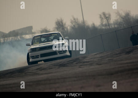 Corby, Northamptonshire, Regno Unito. Xii Mar, 2016. Nissan auto di deriva durante il Drift Matsuri a Rockingham Motor Speedway il 12 marzo 2016 in Corby, Northamptonshire, Regno Unito. Credito: Gergo Toth/Alamy Live News Foto Stock