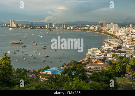La città di Pattaya prospettiva aerea in sunset ,Thailandia Foto Stock