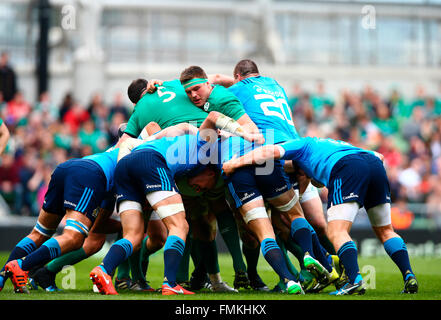 Aviva Stadium, Dublino, Irlanda. Xii Mar, 2016. RBS 6 Nazioni campionati. L'Irlanda contro l'Italia. L'Irlanda maul il loro modo di andare avanti. Credito: Azione Sport Plus/Alamy Live News Foto Stock