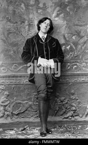 Ritratto di Oscar Wilde, il drammaturgo irlandese, romanziere, saggista e poeta. Foto di Napoleon Sarony, c.1882 Foto Stock