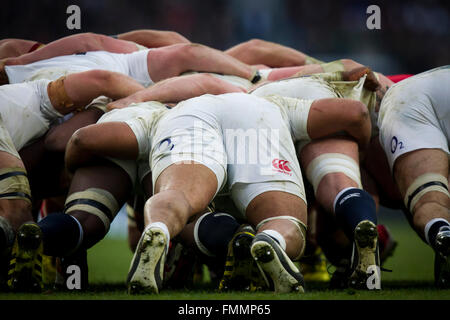 Twickenham, Londra, Regno Unito. Xii Mar, 2016. RBS 6 Nazioni campionati. Tra Inghilterra e Galles. Una vista generale dell'Inghilterra scrum. Credito: Azione Sport Plus/Alamy Live News Foto Stock