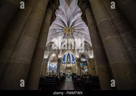 Basilica e chiesa espiatorio della Santa Famiglia progettato da progettato da Antoni Gaudi noto come la Sagrada Familia di Barcellona, Spa Foto Stock