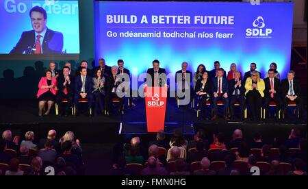 Derry. Xii Mar, 2016. Derry, Irlanda del Nord, Regno Unito, 12 Mar, 2016. Leader SDLP Colonna Eastwood MLA risolve la festa annuale conferenza in diretta televisiva su BBC © Mark inverno/Alamy Live News Credito: Mark inverno/Alamy Live News Foto Stock