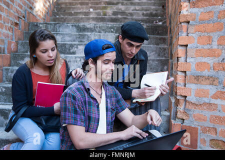 Tre studenti del college Foto Stock