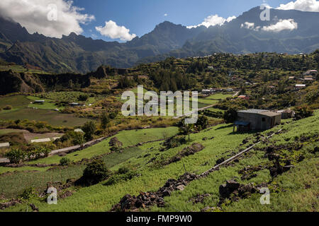 Caldera Cirque de Cilaos, i campi di Cilaos, Sito Patrimonio Mondiale dell'UNESCO, dietro il Cilaos, La Reunion Foto Stock