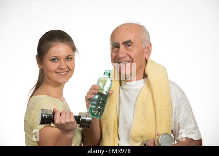 Senior vecchio uomo felice e fare sport Foto Stock