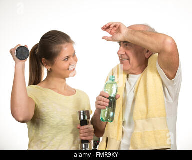 Senior vecchio uomo felice e fare sport Foto Stock