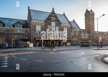 La stazione ferroviaria principale. Maastricht è la città più antica dei Paesi Bassi e la capitale della provincia di Limburgo. Foto Stock