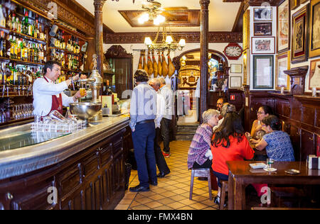 Casa Alberto Ristorante, Calle de las Huertas 18, dal 1827. Madrid, Spagna Foto Stock