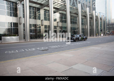 Canary Wharf, Londra, Regno Unito. Xii marzo, 2016. Ken Block auto viene girato per la marcia superiore a Canary Wharf. Sabato 12 Marzo Credito: blaine/suoneria Alamy Live News Foto Stock