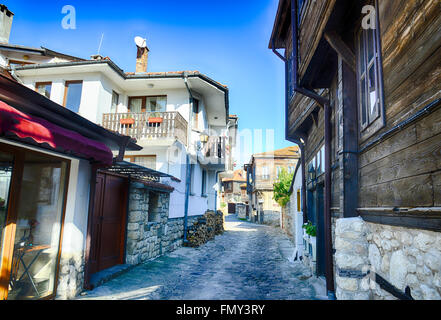 Le strade della città vecchia di Nessebar, Bulgaria. Foto HDR Foto Stock