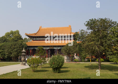 Lumbini, Nepal - Novembre 26, 2014: fotografia del cinese tempio buddista. Foto Stock