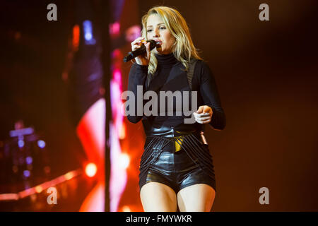 Sheffield, Regno Unito. Xii marzo, 2016. Ellie Goulding esegue a Sheffield Arena sul suo 2016, Delirio, UK Tour Credito: Myles Wright/ZUMA filo/Alamy Live News Foto Stock