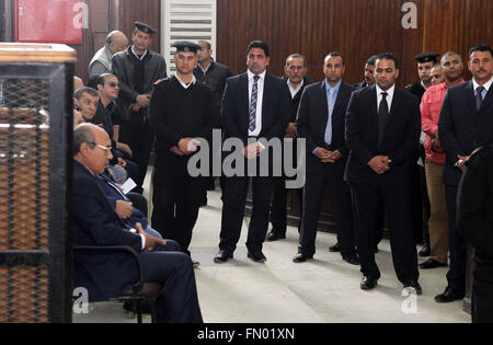 Il Cairo, Egitto. 13 Mar, 2016. Egyptian ex ministro degli interni Habib al-Adly assiste il suo processo sulle accuse di corruzione, del Cairo in Egitto il 13 marzo 2016. Habib al-Adly servita come ministro degli interni in Egitto dal 1997 al 2011, egli è stato il più longevo ministro degli interni sotto il Presidente egiziano Hosni Mubarak Credito: Straniero/immagini APA/ZUMA filo/Alamy Live News Foto Stock