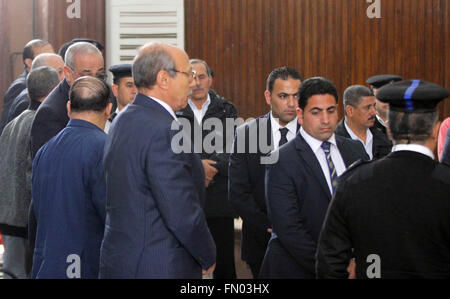 Il Cairo, Egitto. 13 Mar, 2016. Egyptian ex ministro degli interni Habib al-Adly assiste il suo processo sulle accuse di corruzione, del Cairo in Egitto il 13 marzo 2016. Habib al-Adly servita come ministro degli interni in Egitto dal 1997 al 2011, egli è stato il più longevo ministro degli interni sotto il Presidente egiziano Hosni Mubarak Credito: Straniero/immagini APA/ZUMA filo/Alamy Live News Foto Stock