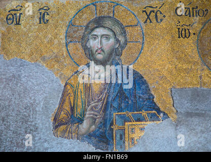 ISTANBUL - 3 maggio: Interno del "Aya () Hagya Sophia" chiesa trasformata in moschea di Mal 3, 2015 a Istanbul, Turchia. Mosaico di co Foto Stock