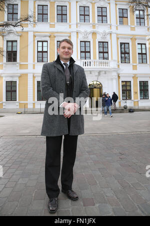 Magdeburg, Germania. 13 Mar, 2016. Andre Poggenburg, alternativa per la Germania (AFD) capofila nella Sassonia-Anhalt alle elezioni statali, arriva all'AfD partito elettorale a Magdeburgo, Germania, 13 marzo 2016. Foto: JAN WOITAS/dpa/Alamy Live News Foto Stock