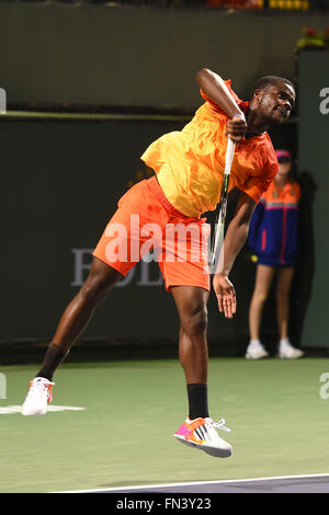 Indian Wells, California, Stati Uniti d'America. Undicesimo Mar, 2016. BNP Paribas Open ha suonato presso la Indian Wells Tennis giardini. Francesco Tiafoe (USA) perse a D Goffin (BEL) in 3 set © Azione Sport Plus/Alamy Live News Foto Stock