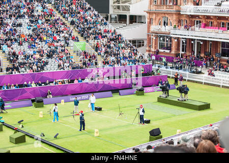 Tiro con l'arco, Lords Cricket Ground, padiglione, padiglione, stadio, terreni, durante le Olimpiadi, Londra, 2012, Inghilterra, Regno Unito, Europa. Foto Stock