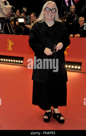 La 66internazionale annuale Festival del Cinema di Berlino (Berlinale) - Gala di apertura & Ave, Caesar! - Premiere alla Berlinale Palace in Potsdamer Platz - tappeto rosso arrivi con: Brigette Lacombe dress Prada Dove: Berlino, Germania Quando: 11 Feb 2016 Credito: Foto Stock