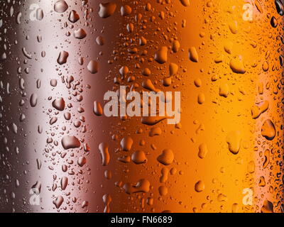 Gocce di acqua su un bicchiere di birra. Close up. Foto Stock