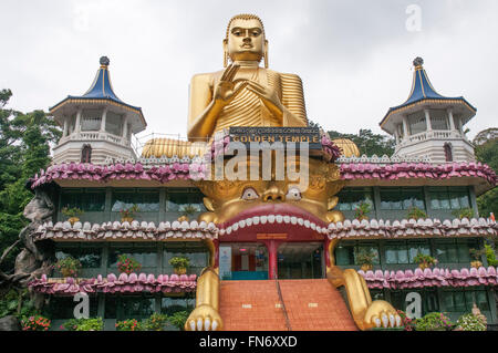 Golden Budda tempio di Dambulla, Sri Lanka Foto Stock