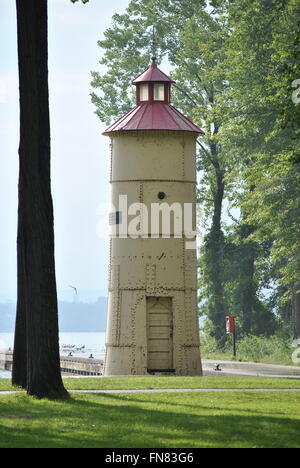 Gli acquedotti di luce a Presque Isle Park Foto Stock