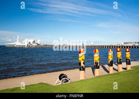 Il Geelong waterfront e la parte occidentale della spiaggia balneare sul mare società nuotatori in Victoria, Australia Foto Stock