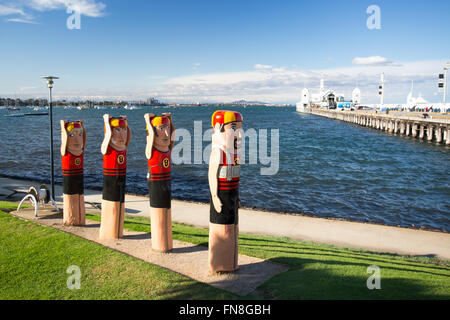 Il Geelong waterfront e la parte occidentale della spiaggia balneare sul mare società nuotatori in Victoria, Australia Foto Stock