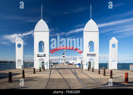 Il famoso punto di riferimento di Cunningham Pier a Geelong, Victoria, Australia Foto Stock