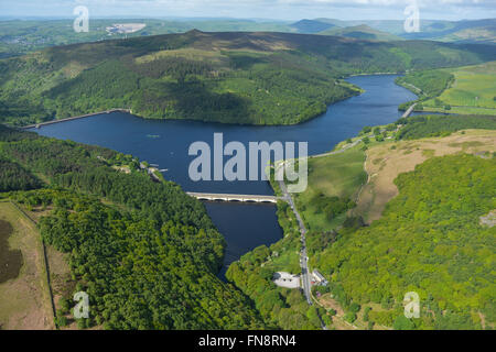 Una veduta aerea del serbatoio Ladybower, Superiore Derwent Valley, Derbyshire Foto Stock