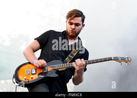 MADRID - Sep 13: il chitarrista di sangue reale (British duo rock band formata a Worthing) concerto presso Dcode Festival. Foto Stock