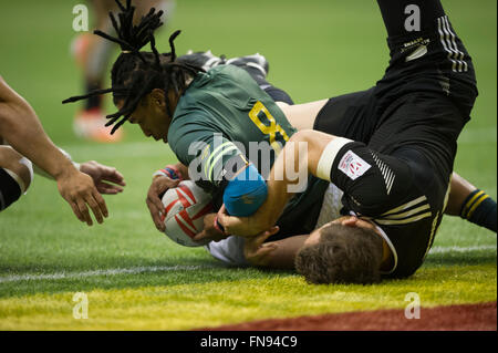 Vancouver, Canada. 13 marzo, 2016. Nuova Zelanda (nero) vs Sud Africa (verdi) durante la HSBC World Rugby Sevens serie finale di coppa, tenutasi in BC Place, Vancouver B.C Canada - Nuova Zelanda vince 19 - 14 - Credito: GerryRousseau/Alamy Live News Foto Stock