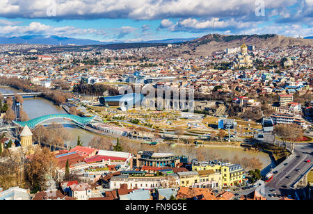 Vista di Tbilisi dalla fortezza di Narikala Foto Stock