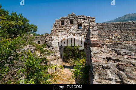 Vecchia Fortezza ruderi, cancello principale foto Foto Stock