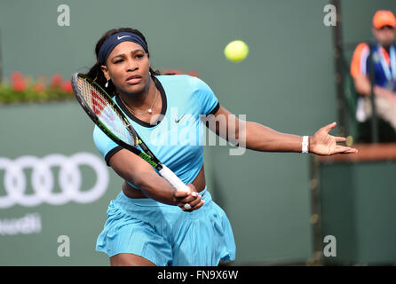Indian Wells, CA. 13 Mar, 2016. Serena Williams in azione contro Yulia Putintseva (KAZ) durante il BNP Paribas Open a Indian Wells Tennis Garden di Indian Wells, CA. Williams ha vinto la partita 7-6 6-0. Giovanni verde/CSM/Alamy Live News Foto Stock