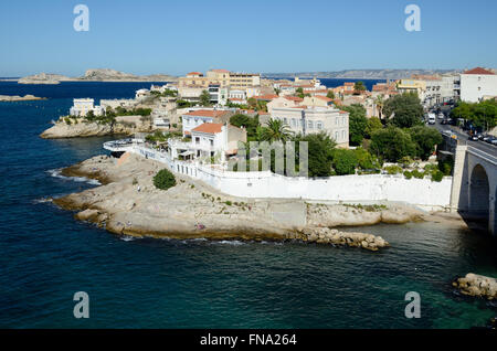 Vista mare di Petit Nice Ristorante Anse de la Fausse Monnaie sulla Corniche Road o Waterfront Marseille Provence Francia Foto Stock