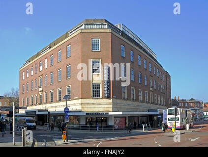 Una vista del negozio Debenhams nel centro città di Norwich, Norfolk, Inghilterra, Regno Unito. Foto Stock