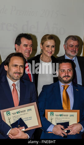 Un editore spagnolo di gruppo con il presidente della Comunidad de Madrid Nella pubblicazione giornalista Premiazione AEEPP in Casa Real de Correos, Madrid, Spagna, 14 marzo 2016 Foto Stock