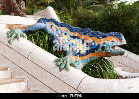 Lizard Fontana al Parco Guell di Barcellona - Spagna. Foto Stock