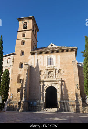 GRANADA, Spagna - 28 Maggio 2015: Il Rinascimento-chiesa barocca di Iglesia de San Ildefonso Foto Stock