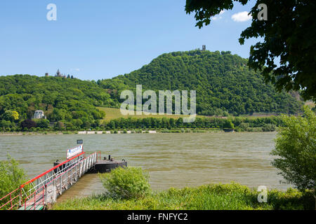 Deutschland, Renania settentrionale-Vestfalia, Blick vom Schiffsanleger Bad Godesberg-Mehlem über den Rhein nach Königswinter Zur Burg und Bu Foto Stock