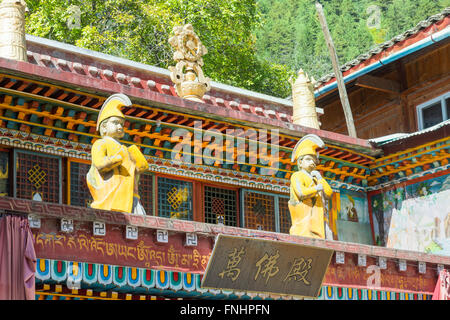 Shuzheng villaggio tibetano, Jiuzhaigou Parco Nazionale, nella provincia di Sichuan, in Cina, Patrimonio Mondiale dell Unesco Foto Stock